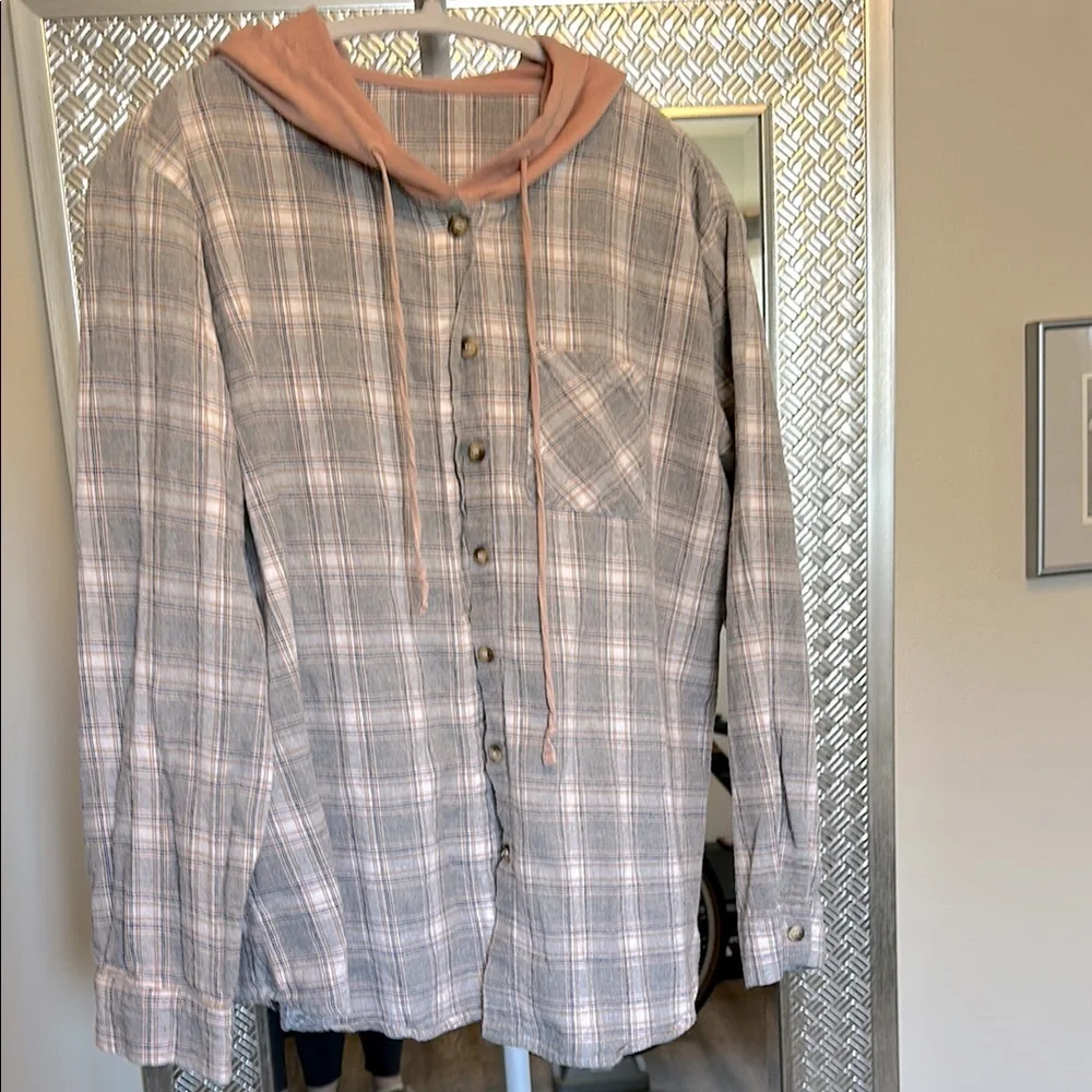 Previously owned flannel. Size XL. Cozy to throw over a tank. - Picture 1 of 3